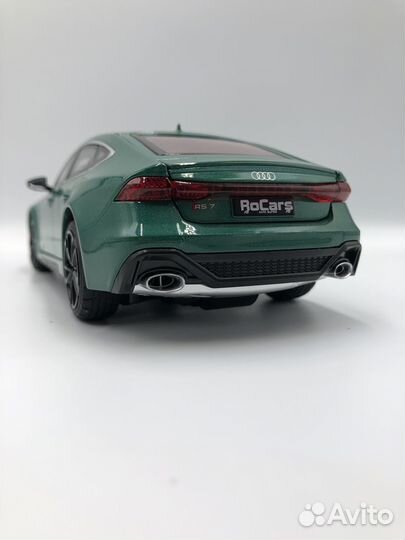 Модель автомобиля Audi RS7 металл