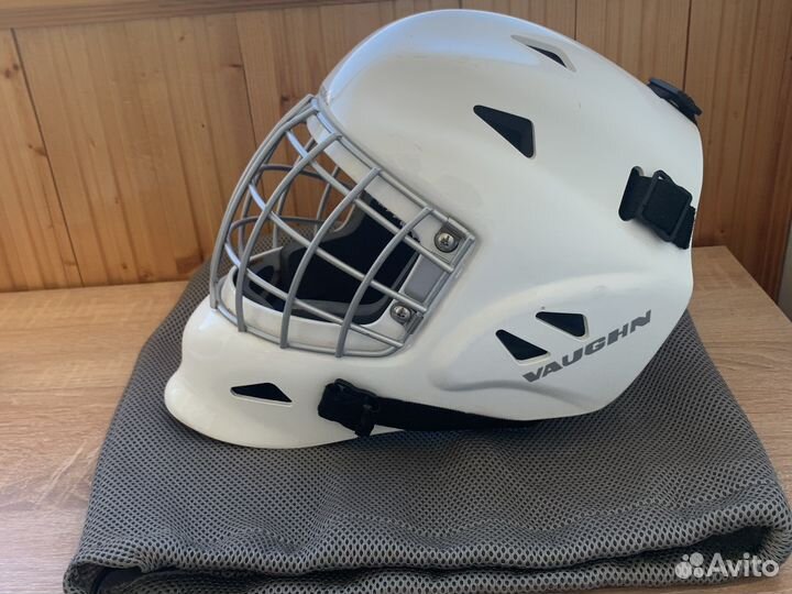 Хоккейный вратарский шлем jr