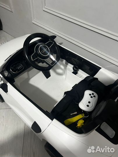 Детский электромобиль бу