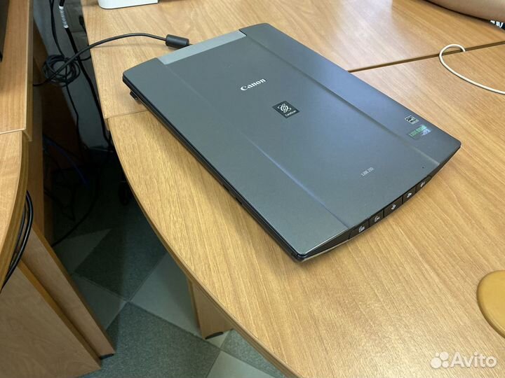 Сканер Canon LiDE 210