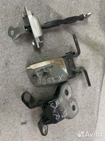 Ограничитель двери передний правый Toyota Hilux