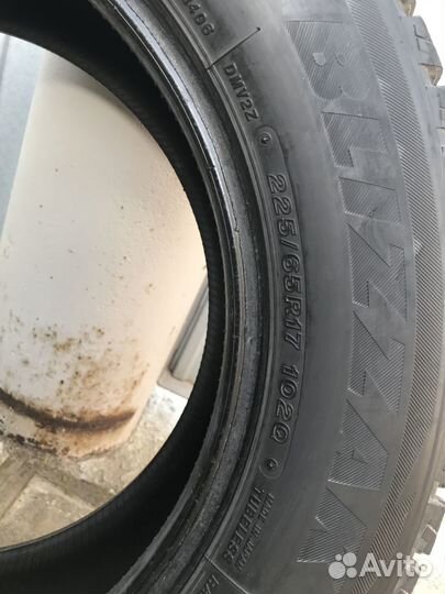 Bridgestone Blizzak DM-V2 225/65 R17