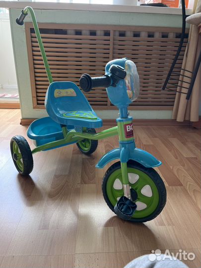 Детский велосипед с ручкой