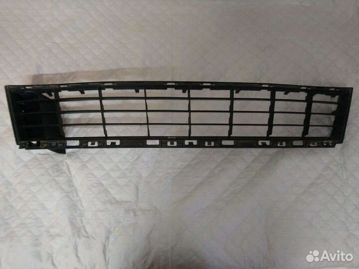 Решетка бампера renault clio 3