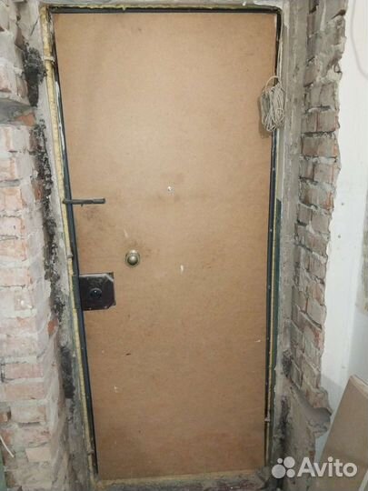 Металлическая дверь бу