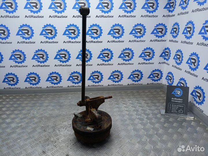 Кулак задний левый Toyota Corolla 7 E100 1.6 4A-FE