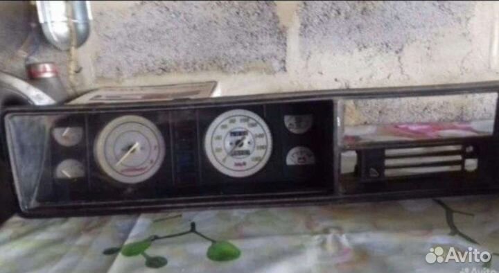 Продам панель 2107