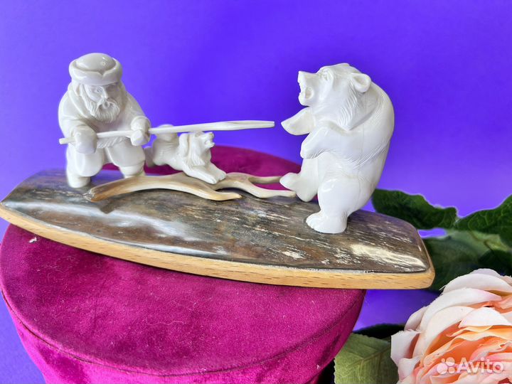 Скульптура 20см «охотник на медведя» Кугаевский