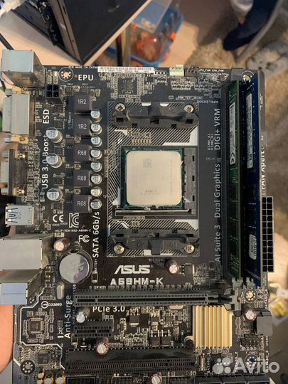 Материнская плата с процессором