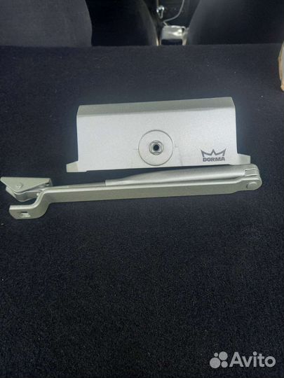 Доводчик дверной dorma