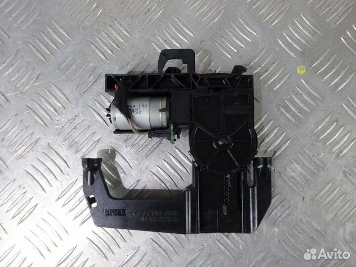Моторчик подголовника сиденья Мерседес w164