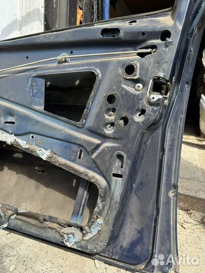 Дверь на мерседес е190