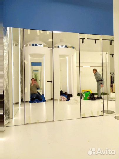 Распашные стеклянные двери