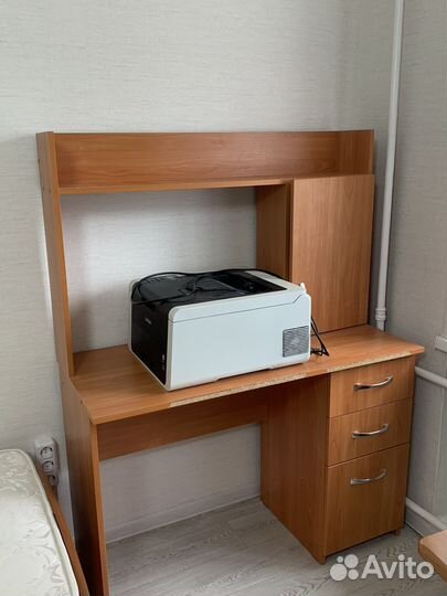 Письменный стол