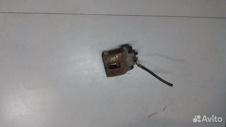 Суппорт Nissan Armada, 2006