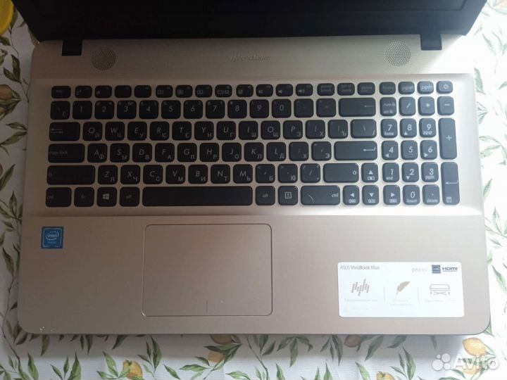 Ноутбук asus