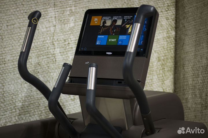 Эллиптический тренажер Technogym Vario Artis