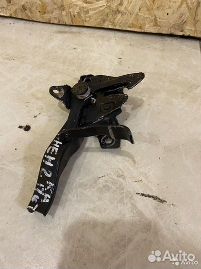 Замок капота SsangYong Kyron