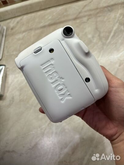 Пленочный фотоаппарат instax mini 11