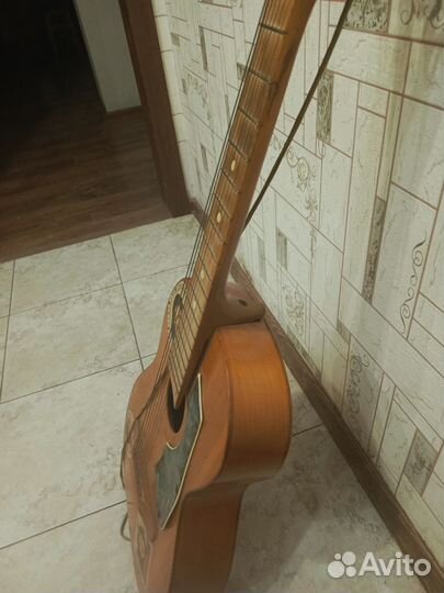 Акустическая гитара