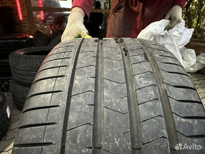 Pirelli P Zero PZ4 275/45 R20 и 305/40 R20 110Y