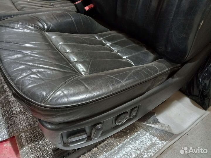 Передние сиденья audi a8d2