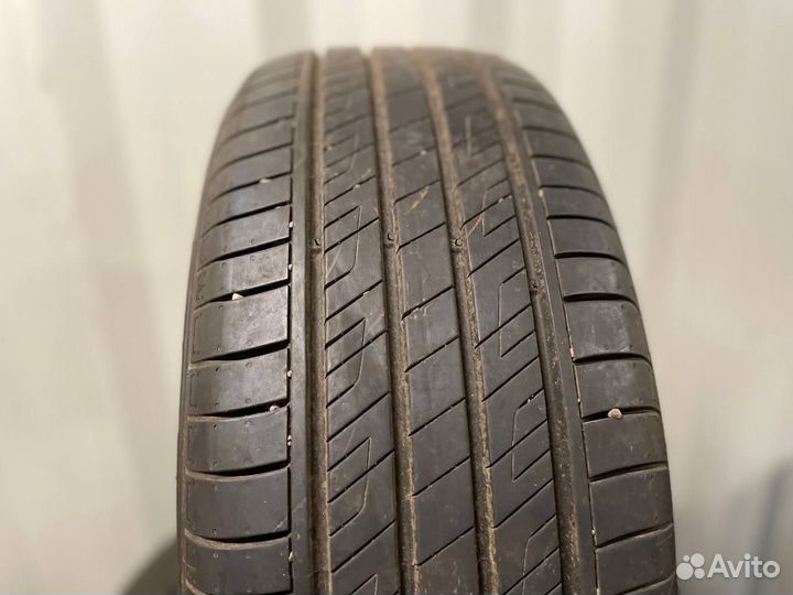 Kumho Solus HS63 235/55 R18 100V