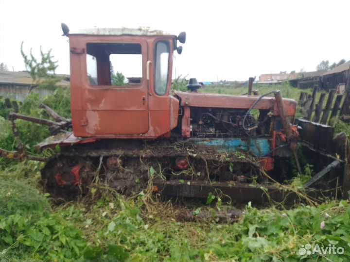 ВгТЗ ДТ-75М, 1990