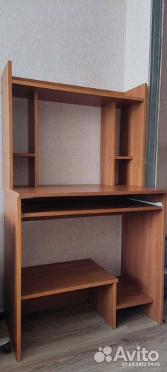 Стол компьютерный