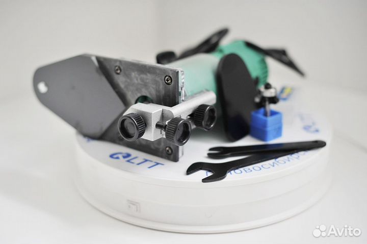 Ручной фрезер для снятия свесов