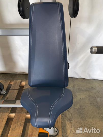 Силовой тренажер Жим от груди Precor DSL414