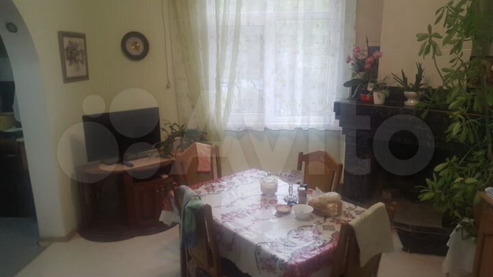 Дом 200 м² на участке 5 сот.