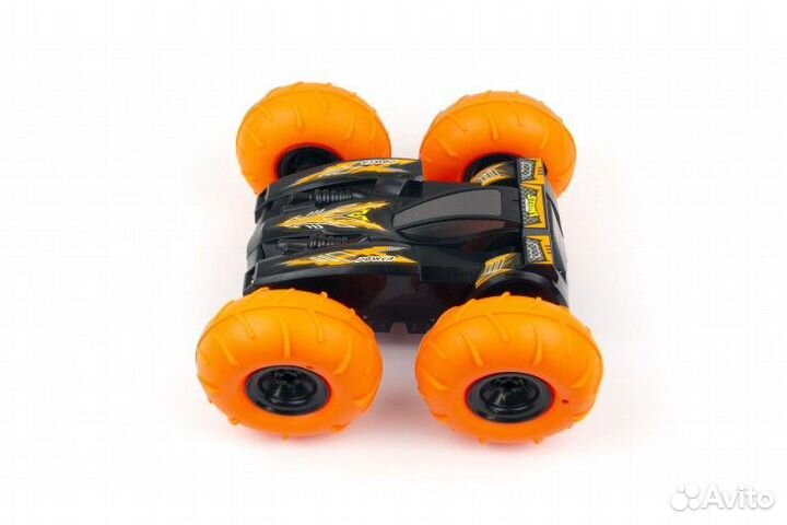 Машинка перевертыш с надувными колесами на радиоуп