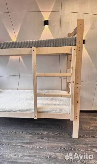 Двухъярусная кровать