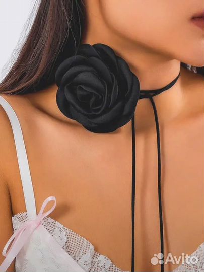 Чокер с цветком