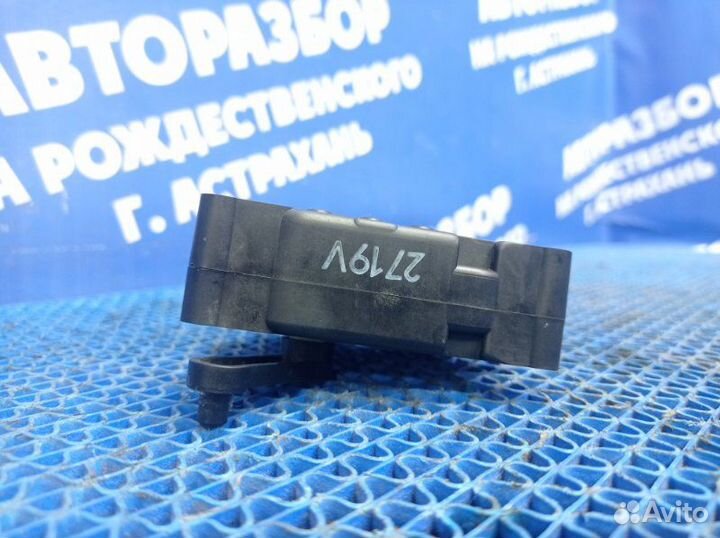 Моторчик заслонок отопителя Mazda Demio 2 хэтчбек