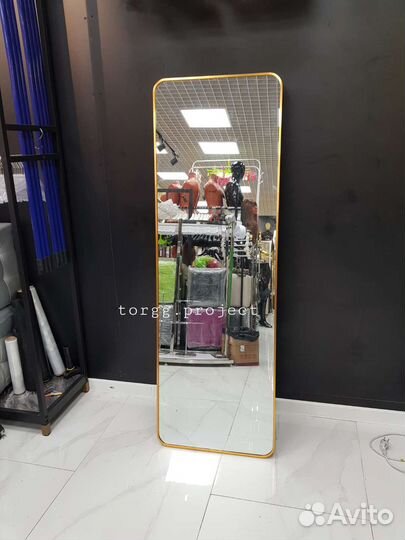 Гримерное зеркало с лампочками