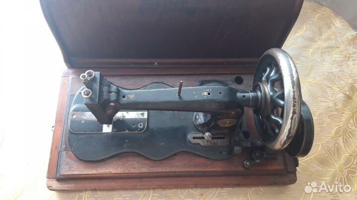 Швейная машина Singer