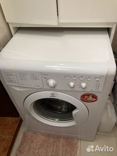 Продаю стиральную машину Indesit IWC5103