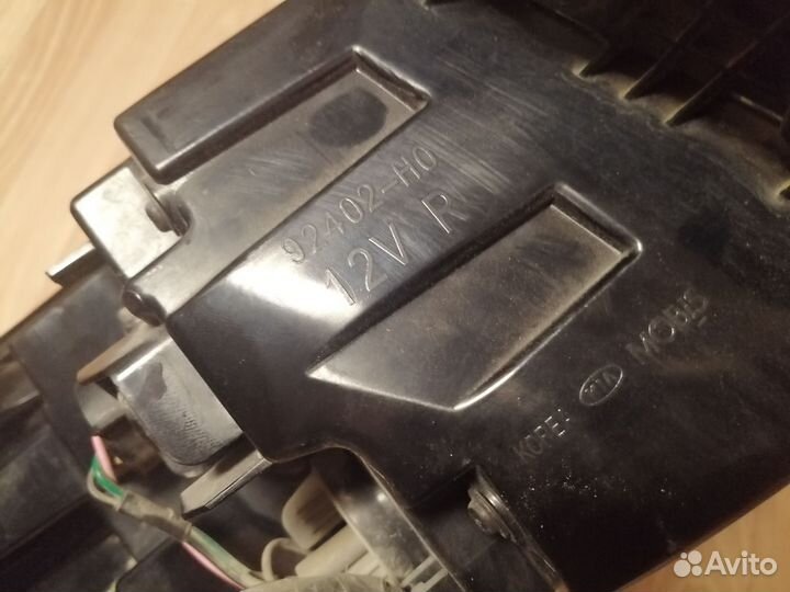 Фонарь задний правый наружний Kia Rio 4