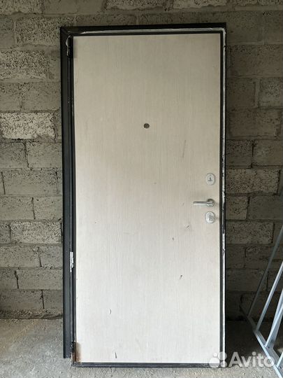 Дверь входная