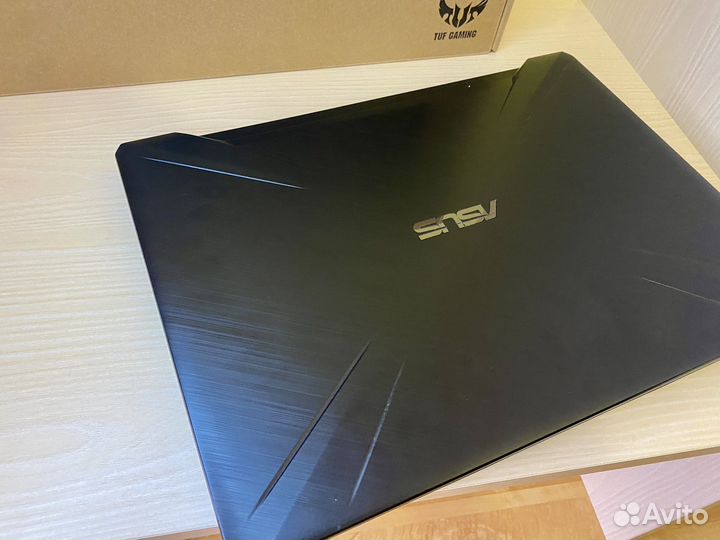 Игровой ноутбук Asus TUF Gaming. Комплект