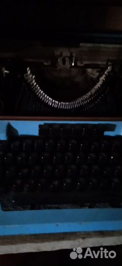 Печатная пишущая машинка