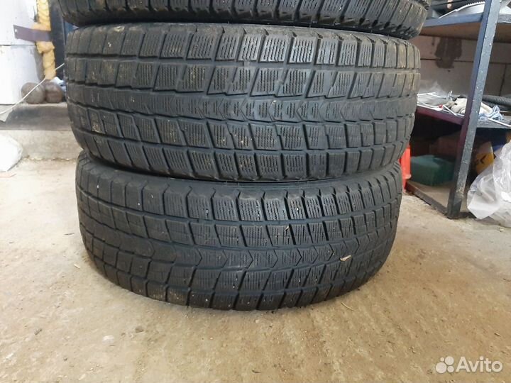 Roadstone Winguard Ice SUV 225/60 R17