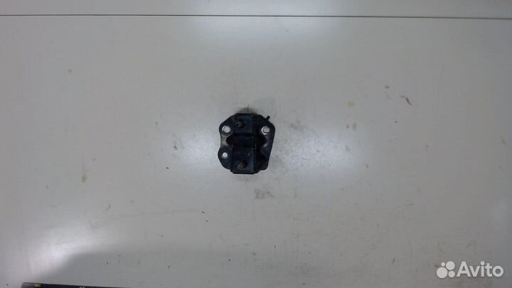 Кронштейн бампера Pontiac Vibe 1, 2006