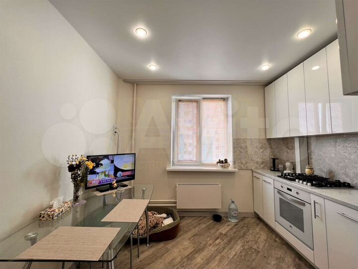 2-к. квартира, 50 м², 6/9 эт.