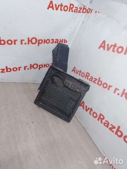 Корпус воздушного фильтра Mitsubishi Lancer 7