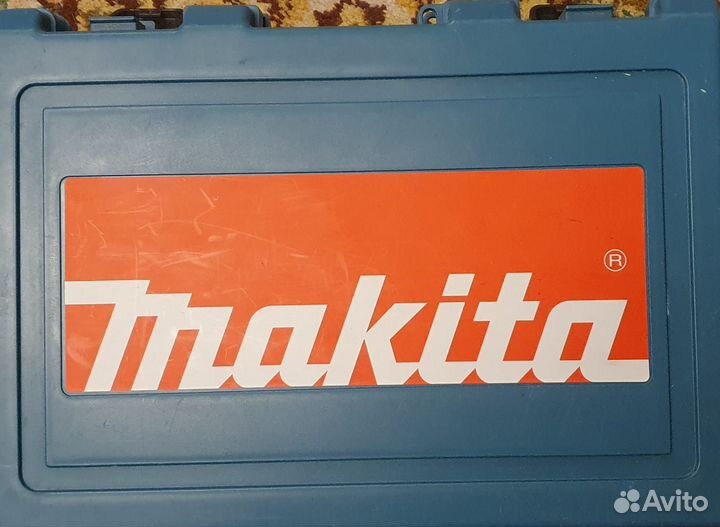 Перфоратор Makita HR1830