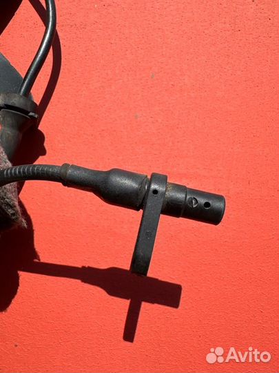 Датчик ABS задний правый Nissan X-Trail T32 MR20DD