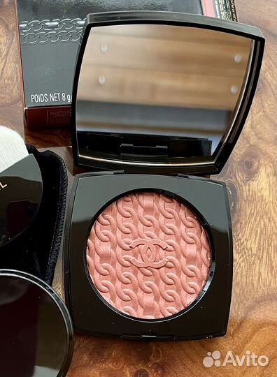 Пудра-хайлайтер Chanel